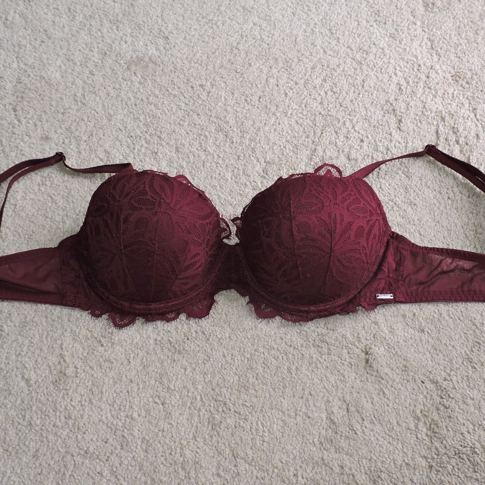 VS Pink Lace Bra